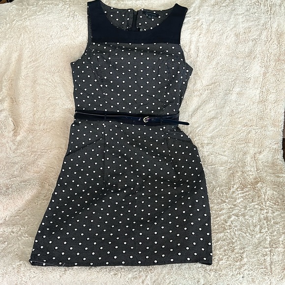 TOMMY HILFIGER | Polka Dot Sleeveless Sheath Dresses for Women with belt - Picture 1 of 5